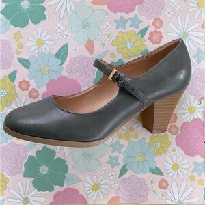 TG Gray Mary Janes, size 8.5